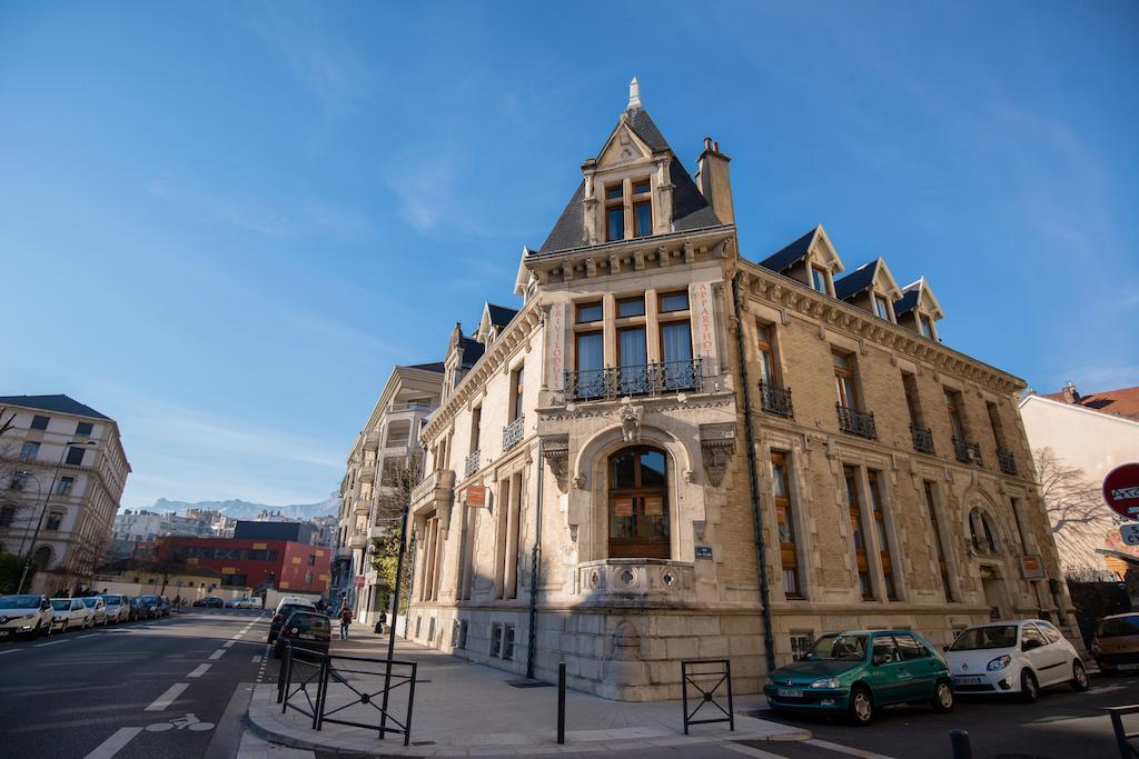 Privilodges Chateau Perrin Grenoble Exterior foto