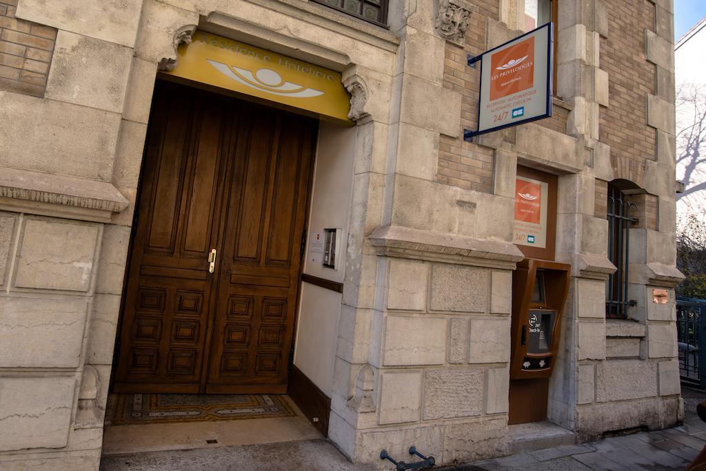 Privilodges Chateau Perrin Grenoble Exterior foto