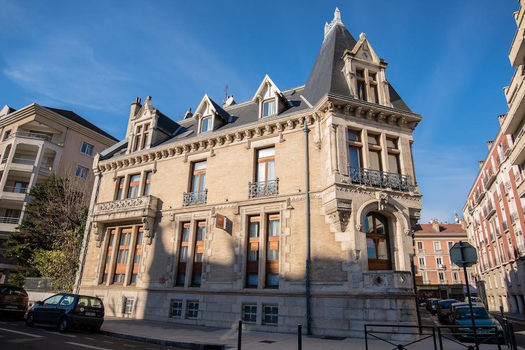 Privilodges Chateau Perrin Grenoble Exterior foto