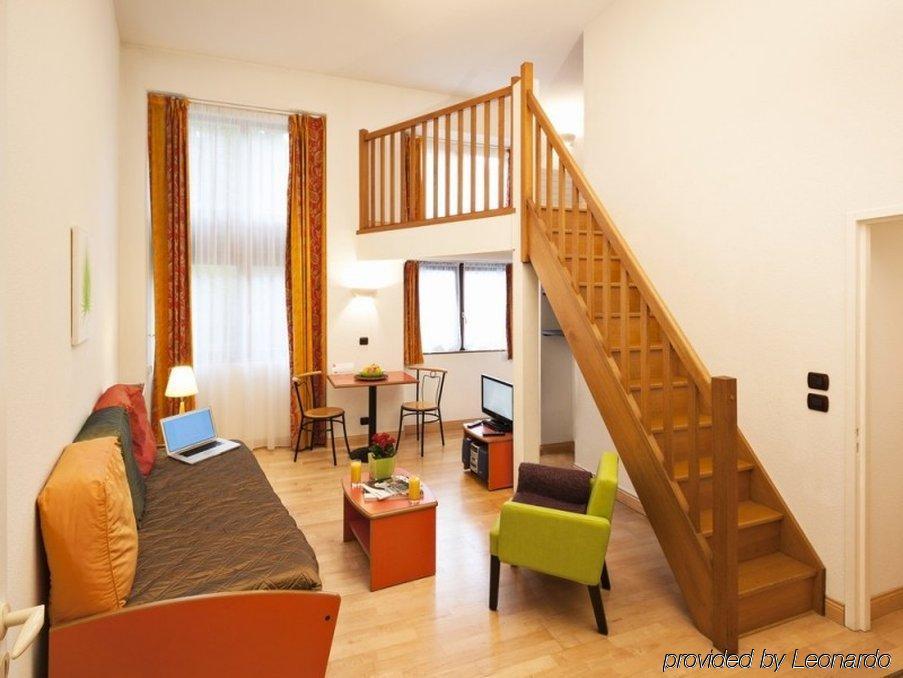 Privilodges Chateau Perrin Grenoble Habitación foto