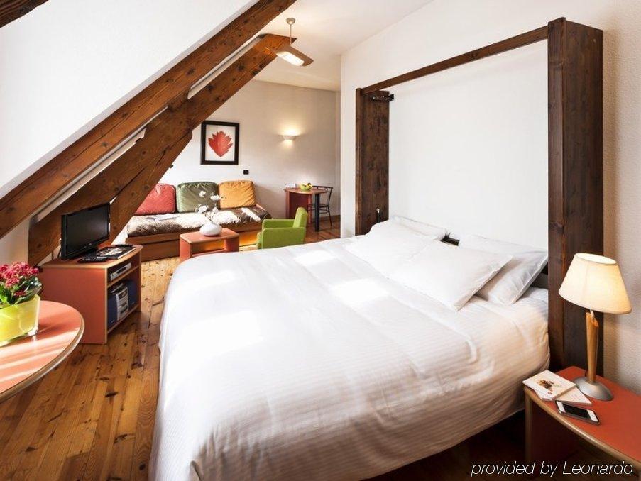 Privilodges Chateau Perrin Grenoble Habitación foto